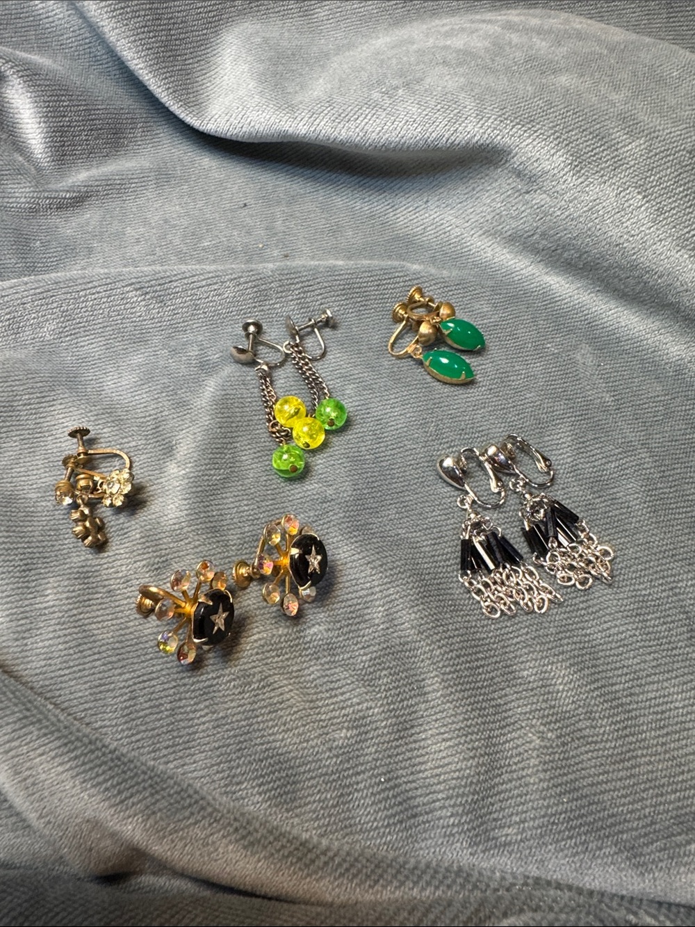 Vintage Screw on earring bundle -set of 5 pairs.